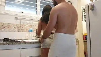 Caiu na net essa gostosa fazendo sexo com boneco inflável