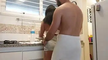 Caiu na net essa gostosa fazendo sexo com boneco inflável