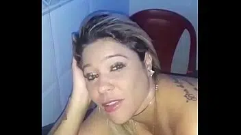 Namorada fazendo massagem gostosa