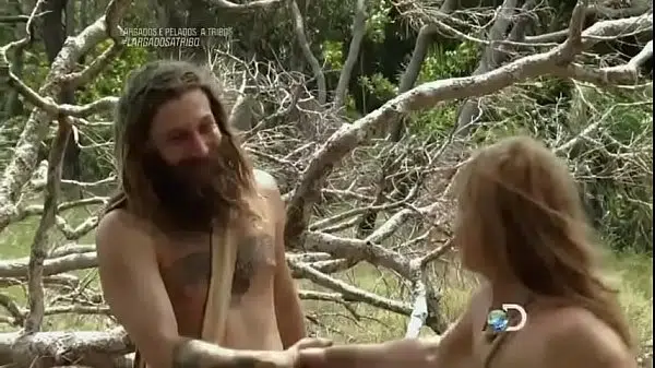 Africano pelado metendo com vadia no cio