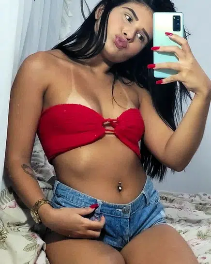 Thayna_ pelada Tata garotinha do privacy de 18 aninhos transando