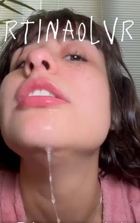 Martina Olvr pagando boquete a beiçola do onlyfans